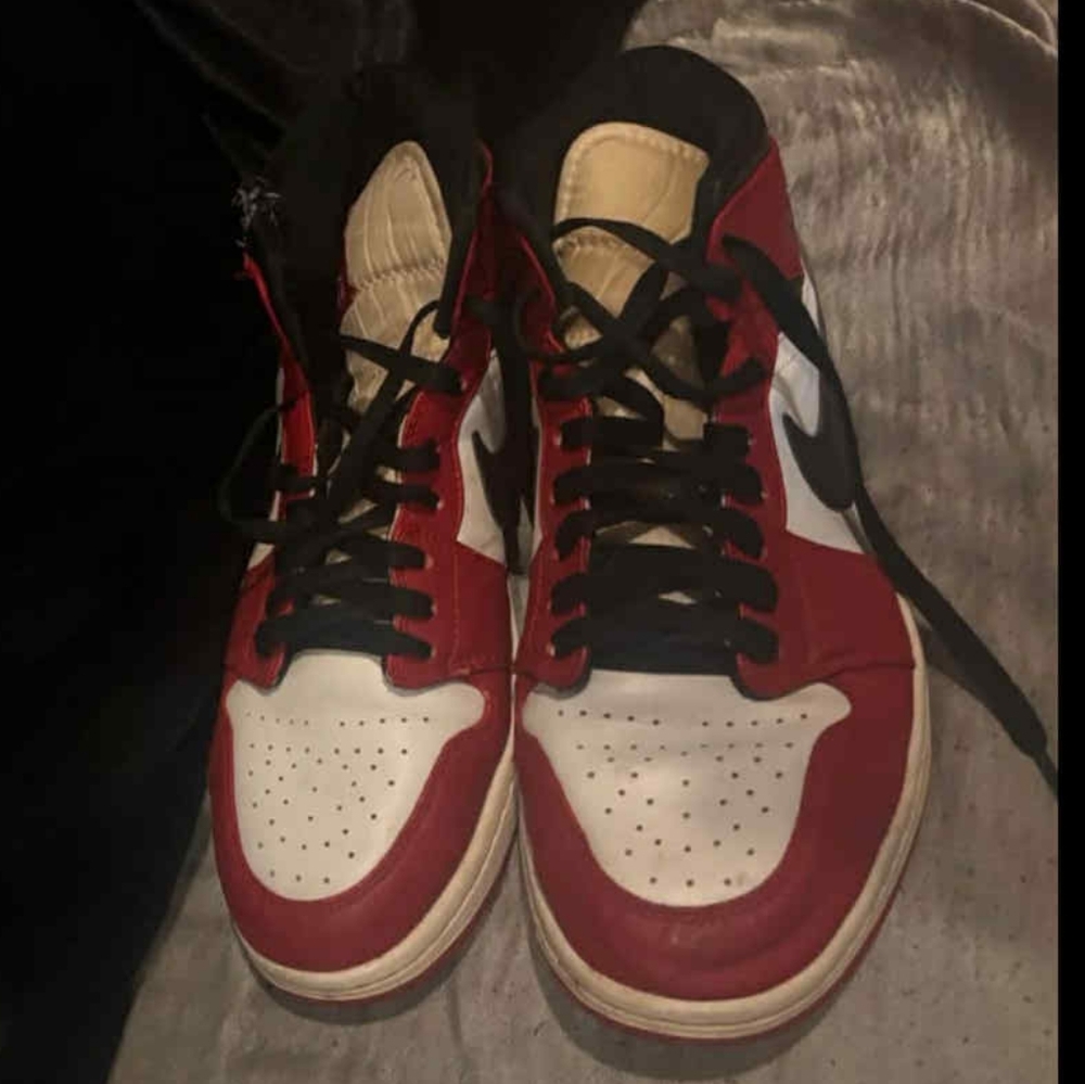 Red Blk And White NIKE sneakers O